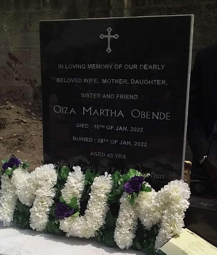 Aunty Oiza Tomb Stone